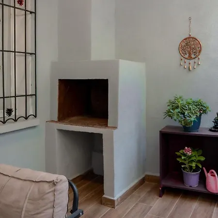 Defne House アパート ウルラ